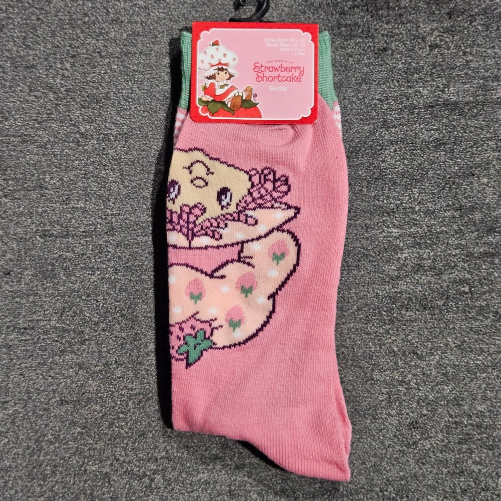 Strawberry Shortcake Pink Crew Socks Women Shoe Size 6.5-12 Retro Cartoon NWT